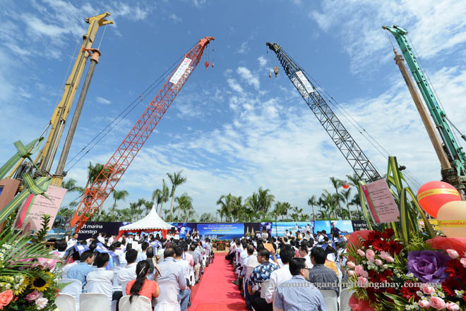 Luxury Services Apartment for Sale, Country Garden Danga Bay. For full details, please visit us at www.countrygardendangabay.com