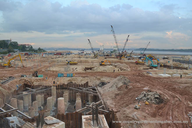 Luxury Services Apartment for Sale, Country Garden Danga Bay. For full details, please visit us at www.countrygardendangabay.com